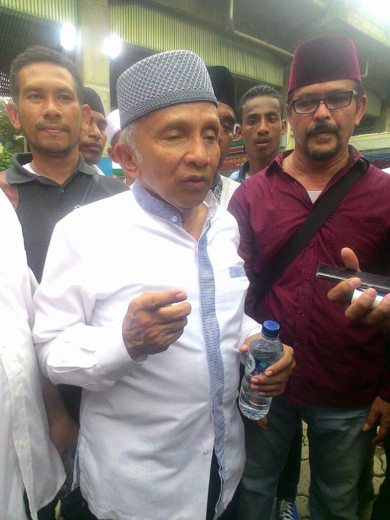 Di Tengah Lautan Massa Demo, Amien Rais: Jokowi Jangan Lindungi Ahok