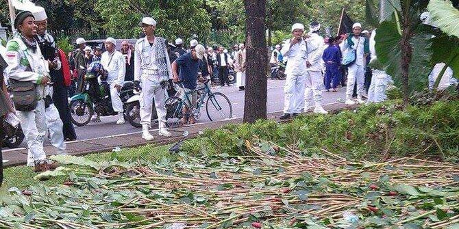 Ahok sebut ribuan pendemonya tak tanggung jawab rusak taman