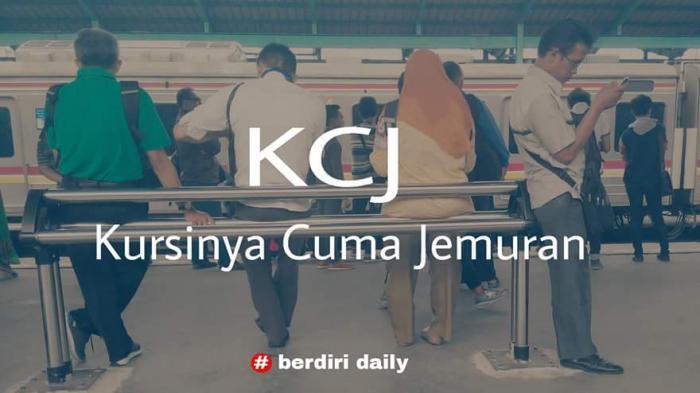 Ibu Hamil Keluhkan Kursi 'Jemuran' di Stasiun Pasar Minggu
