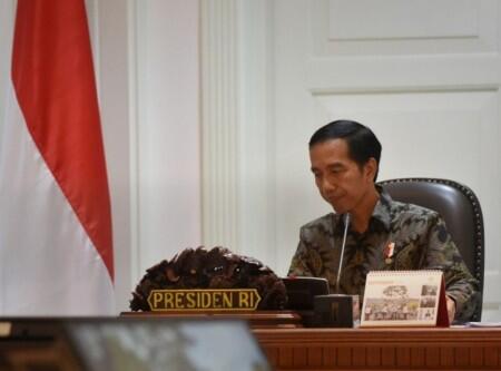 Jokowi Lupa Hari Akibat 'Asyik' Kerja