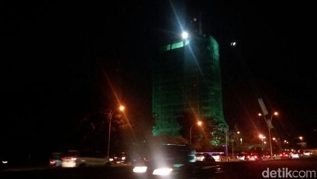 Gedung Bank Panin di Bintaro Akan Dirobohkan Malam Ini, Begini Suasananya