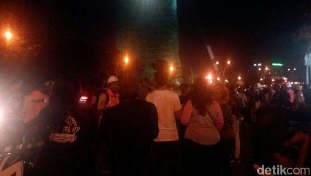 Gedung Bank Panin di Bintaro Akan Dirobohkan Malam Ini, Begini Suasananya