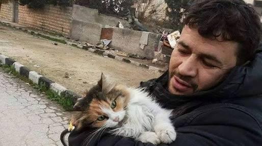 Manusia kucing Aleppo, bertahan di daerah konflik demi hewan-hewan