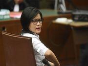 Calon Raja Thailand, dalam skandal dan pertemanan Thaksin