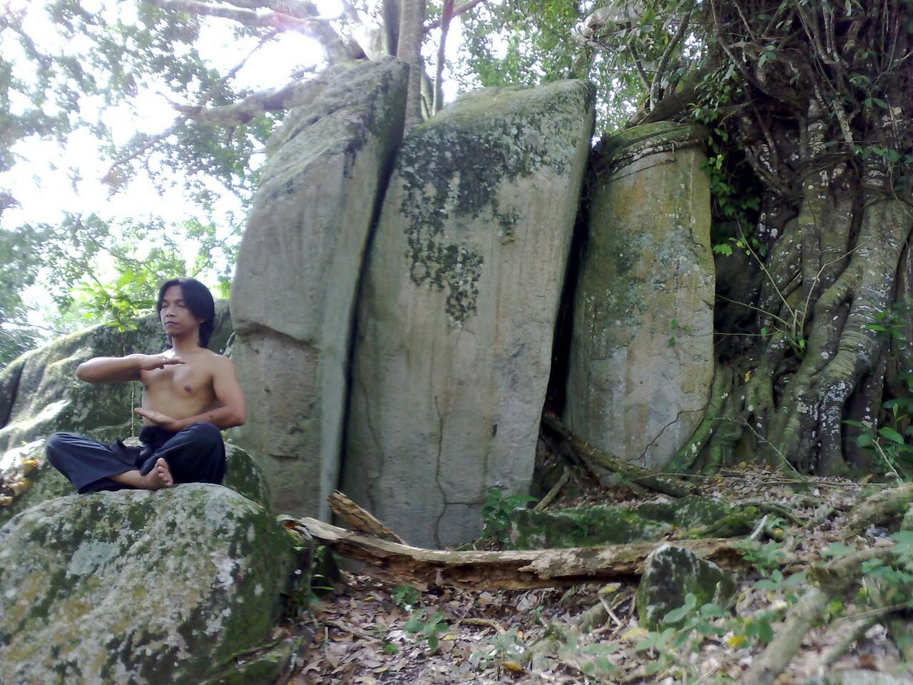 Tempat yang asik buat lu menyendiri bray, ah elah