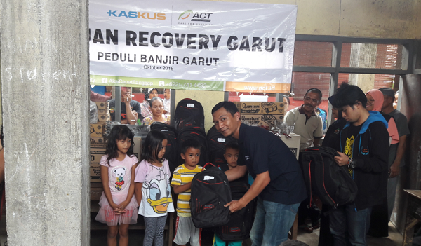 FR Penyerahan Donasi KASKUS PEDULI Banjir Garut Bersama ACT