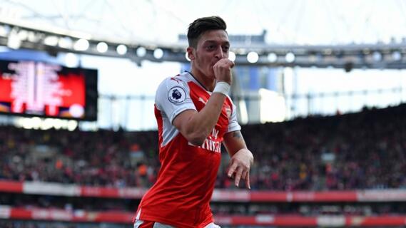 Arsene Wenger: Mesut Ozil Ingin Bertahan