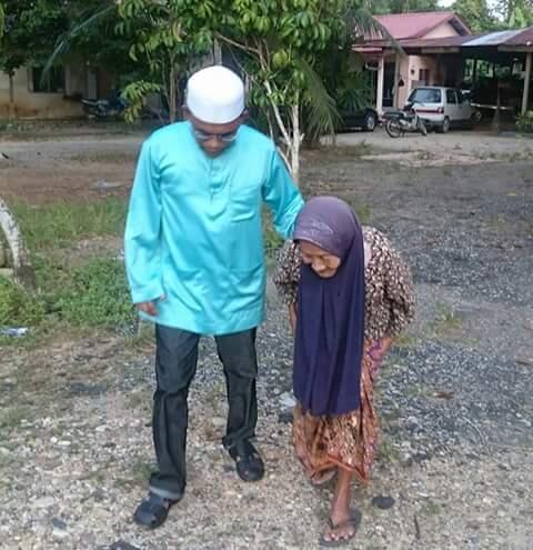 Nenek 'gaul' ini bikin heboh, kenapa ya?