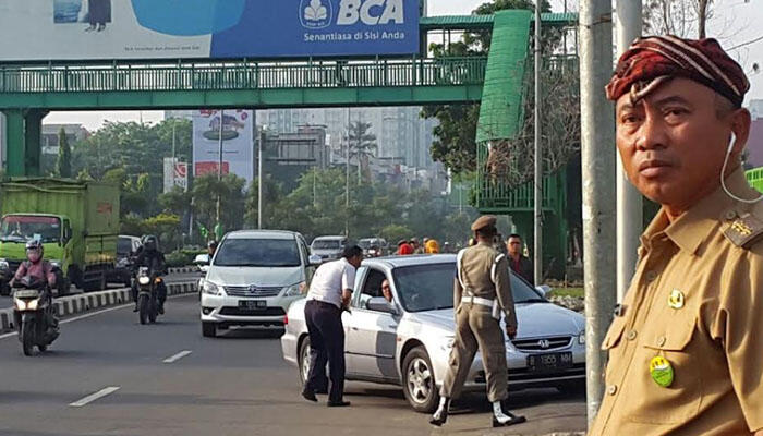 Manjanya PNS Pemkot Bekasi, Naik JPO saja Mengeluh