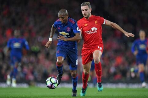 Jose Mourinho: Ashley Young Fenomenal