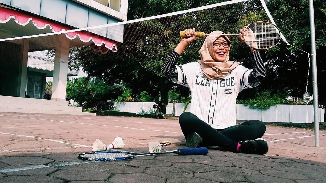 EXPRESI WAJAH (MULUT) YANG SELALU SAMA DALAM SETIAP PHOTONYA 
