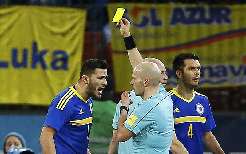 Peralatan yang Dibutuhkan Wasit saat Memimpin Pertandingan