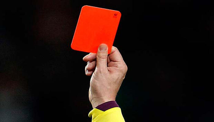 Peralatan yang Dibutuhkan Wasit saat Memimpin Pertandingan