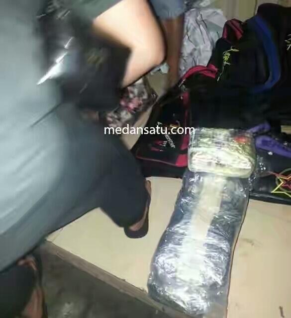 Bandar Sabu 100 Kg Ditembak Mati BNN di Medan Sunggal, 2 Nyerah. Lihat Foto-fotonya