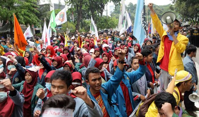 BEM SI Gelar Unjuk Rasa Peringati Dua Tahun Pemerintahan Jokowi