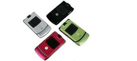 Dua HP Jadul Motorola Flip Yang Pernah Melegenda