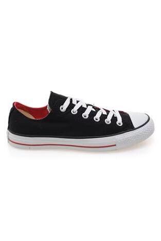 Sepatu converse tertukar