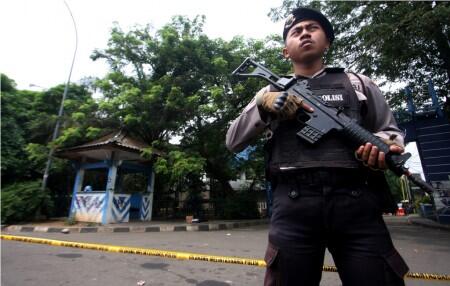 Sebelum Menyerang, Sultan Ditilang Polisi