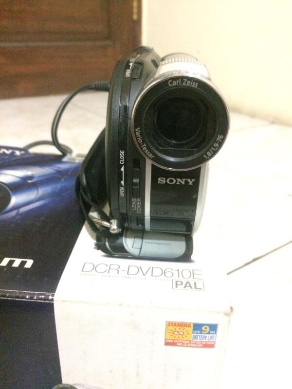 Terjual Handycam Camcorder Sony DCRDVD610E Carl Zeiss Normal Mulus