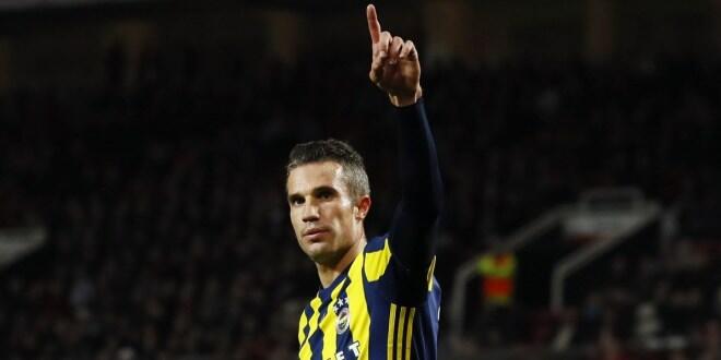 Robin van Persie Dapat Sambutan Meriah Saat Cetak Gol di Old Trafford