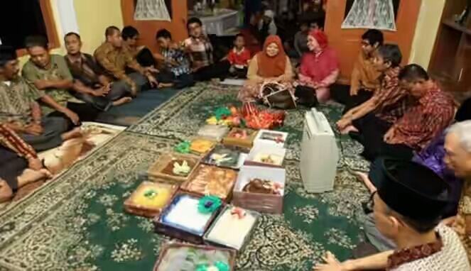 Uniknya Tradisi Wanita Melamar Pria Yang Ada Di Lamongan