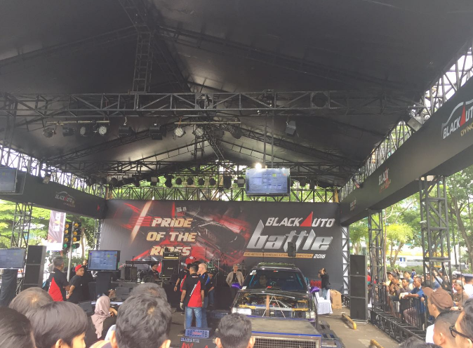 FR BlackAuto Battle Tangerang : Battle &amp; Modifikasi Mobil Paling Gokil Gan!!