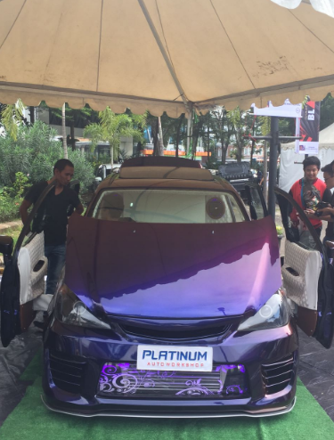 FR BlackAuto Battle Tangerang : Battle &amp; Modifikasi Mobil Paling Gokil Gan!!