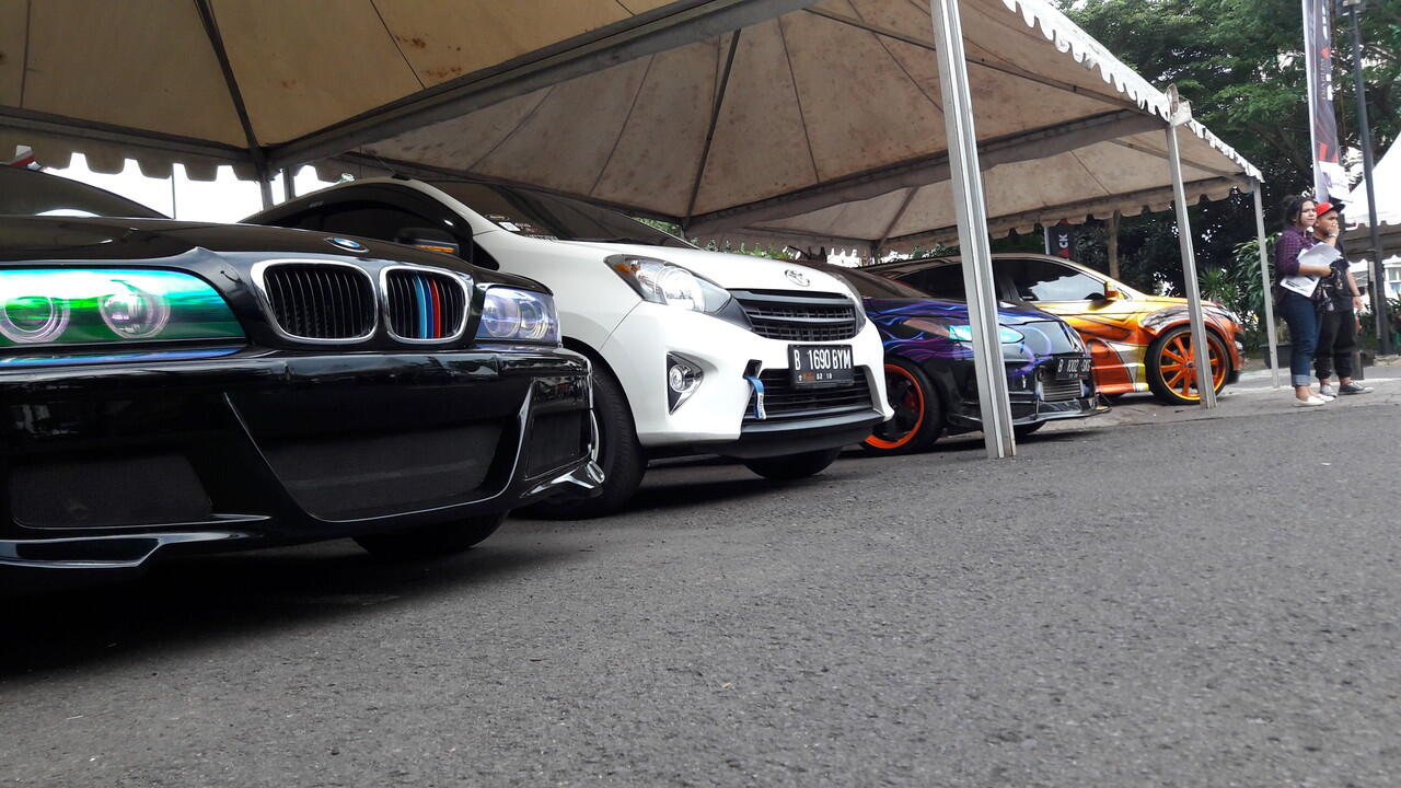 FR BlackAuto Battle Tangerang : Battle &amp; Modifikasi Mobil Paling Gokil Gan!!