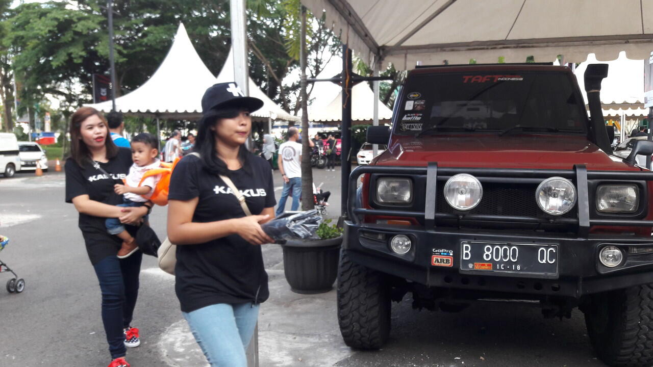 FR BlackAuto Battle Tangerang : Battle &amp; Modifikasi Mobil Paling Gokil Gan!!