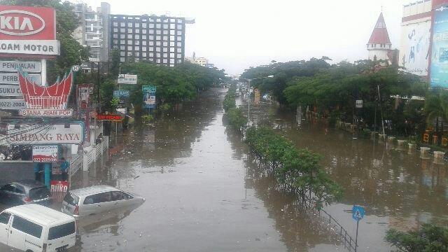 Pasteur Banjir bak Sungai, Ridwan Kamil: Insya Allah Siap Dipasang Tol Air, Mohon Maa