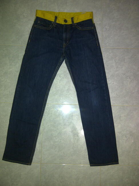 Terjual CELANA CHINO UNIQLO JEANS TIMBERLAND LEVIS UNIQLO 