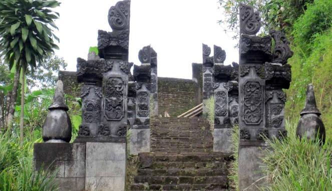Jejak Pelarian Hindu di Kaki Gunung Lawu