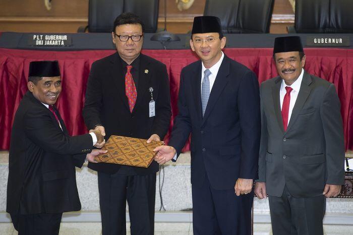 Bola panas UMP Jakarta untuk pengganti sementara Ahok