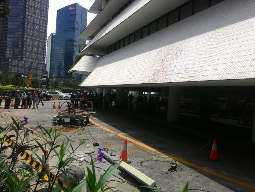 Gondola di Gedung Intiland Jatuh, Satu Orang Tewas