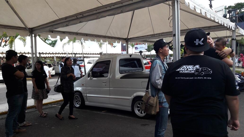 FR BlackAuto Battle Tangerang : Mobil Modifikasi ala Hello Kitty! 