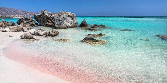 Cantiknya pantai pink di berbagai negara, Indonesia juga punya