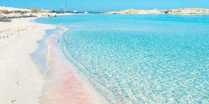 Cantiknya pantai pink di berbagai negara, Indonesia juga punya