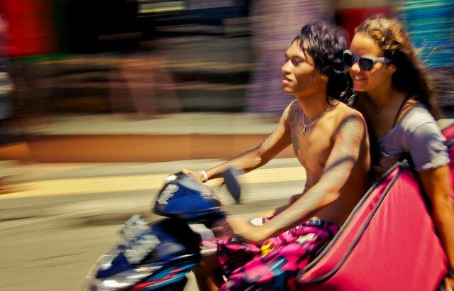 8 Alasan Kenapa Cewek Bule Lebih Suka Cowok Indonesia