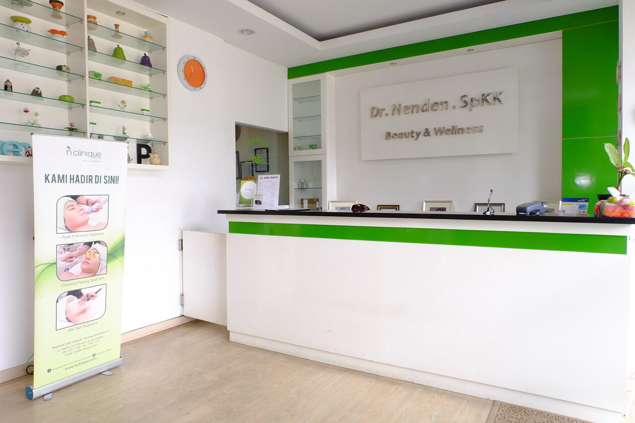 DIBUTUHKAN Beautician/Therapist klinik kecantikan Bintaro