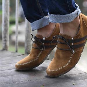 Apa Sih Sebenarnya Perbedaan dari Bahan Suede dan Bludru?