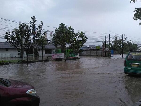 Diklaim tak banjir Ridwan Kamil, Gedebage ternyata masih tergenang