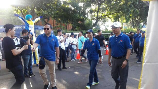 Rini Soemarno Jadi Sasaran Selfie di HUT 18 Bank Mandiri
