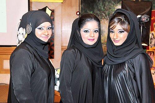 11 Tipe Cewek Ketika Dilihat dari Caranya Memakai Hijab, Kamu yang Mana?