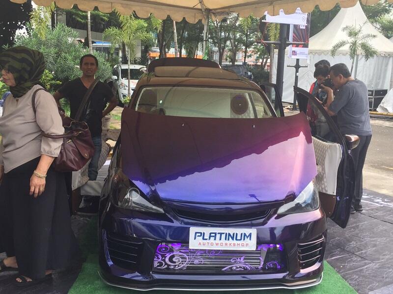 FR BlackAuto Battle Tangerang : Mobil Modifikasi Terbaik di Negri Ini !