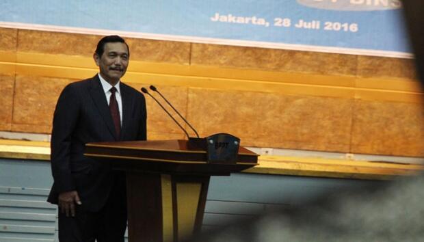 Luhut: Studi Kereta Cepat Jakarta-Surabaya Dimulai Awal 2017