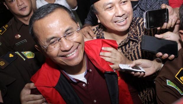 Dahlan Iskan Tahanan Kota, Penjaminnya Keluarga
