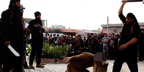 Biadab...Cara ISIS Mengeksekusi Tawanan 