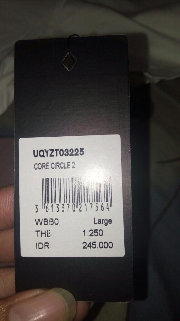 Tanya Perbedaan QuickSilver ORI/KW gan?