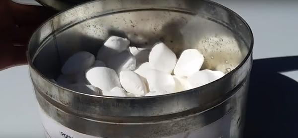 Pria Ini Berani Minum Racun Sianida Segelas Penuh! Mati Gak Ya?