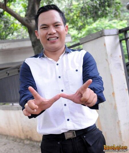 20 Penyanyi Indonesia ini punya nama asli unik dan lucu lho!